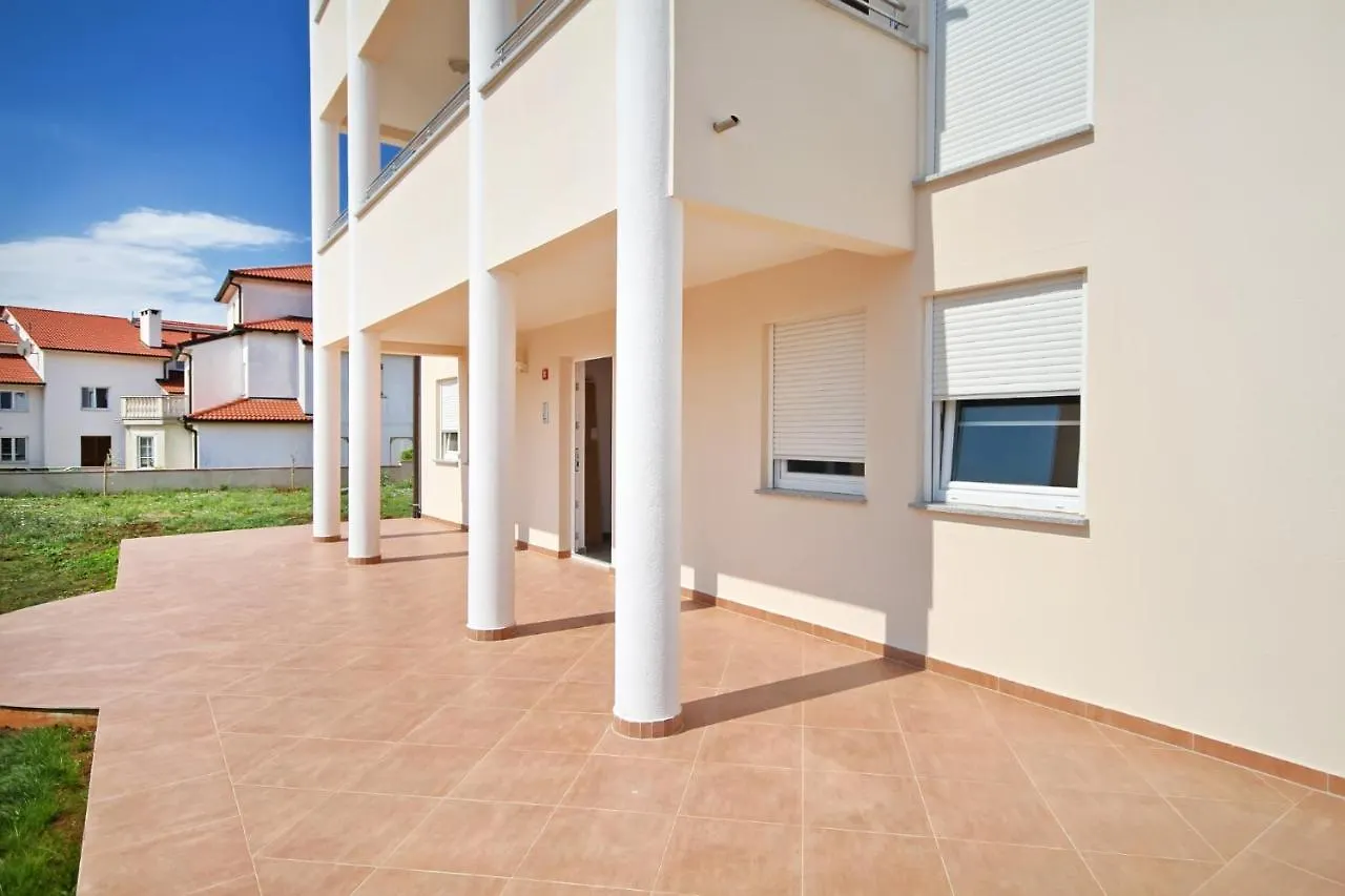 Loren - Mali - Second Floor Medulin Apartment